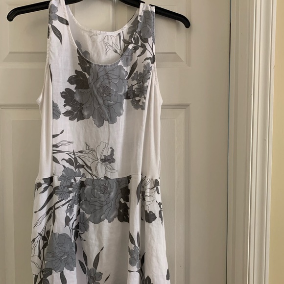 Grey and white floral maxi dress (never worn) - Picture 2 of 4
